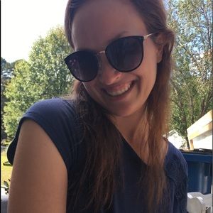 Meet your Posher, Emily